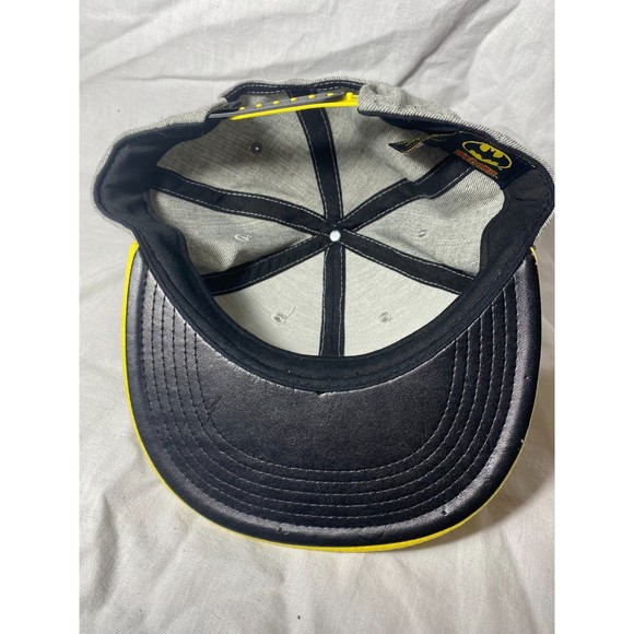 Batman Flat Bill Snapback Hat Cap Gray Yellow Black - Picture 3 of 4